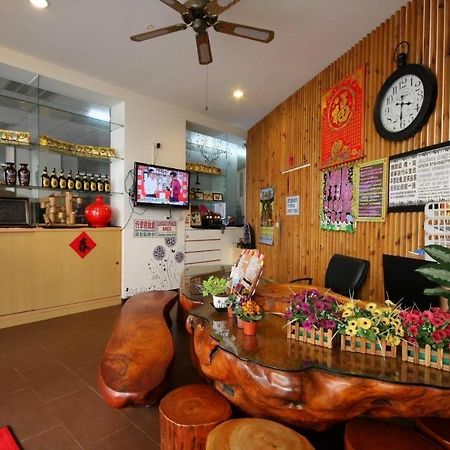 Sunmoonlake Sunflower House Юйчі Екстер'єр фото