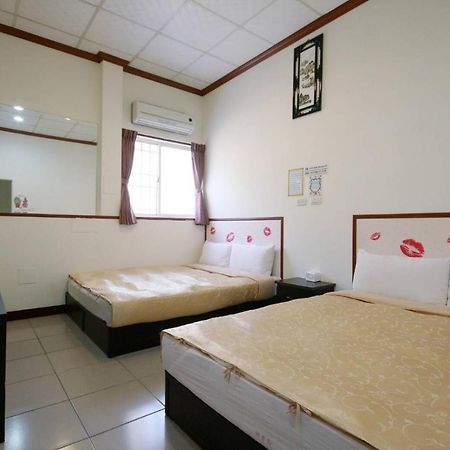 Sunmoonlake Sunflower House Юйчі Екстер'єр фото