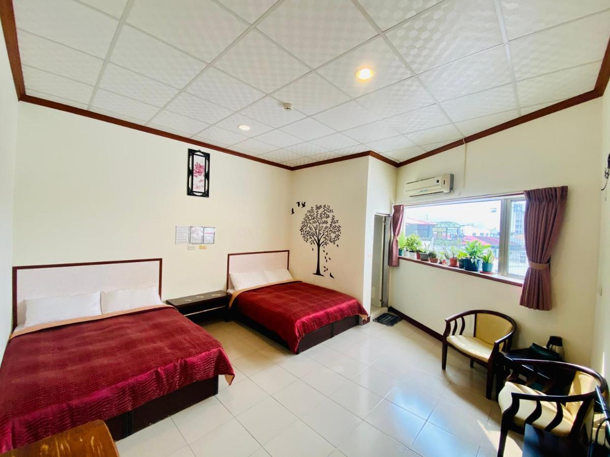 Sunmoonlake Sunflower House Юйчі Екстер'єр фото