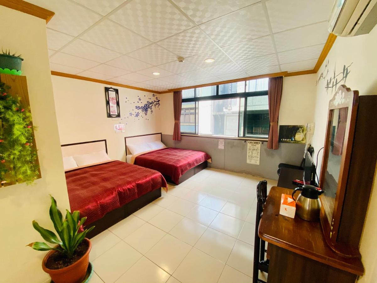 Sunmoonlake Sunflower House Юйчі Екстер'єр фото